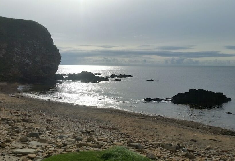 Bespoke 1 Bed Cottage In Dunbeath Village