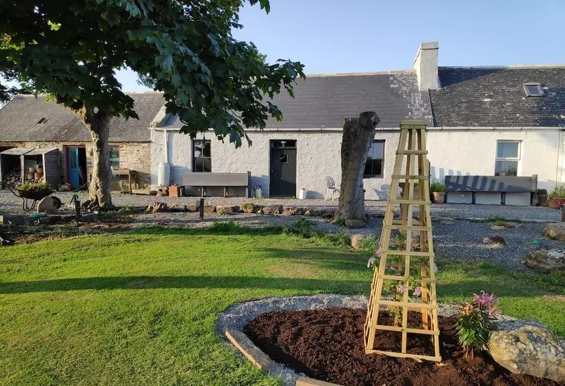 Bespoke 1 Bed Cottage In Dunbeath Village