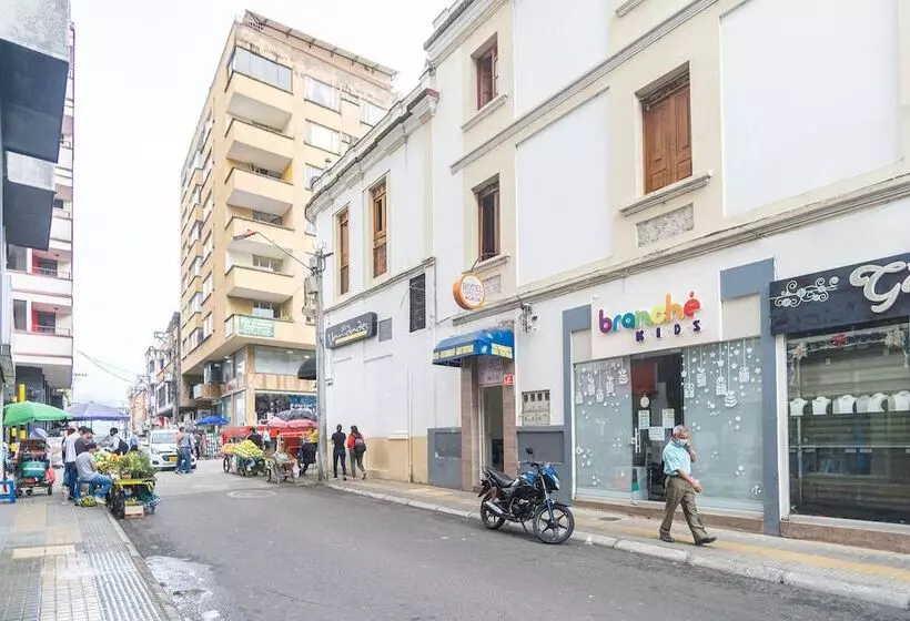 Hotelli Ayenda Acacia