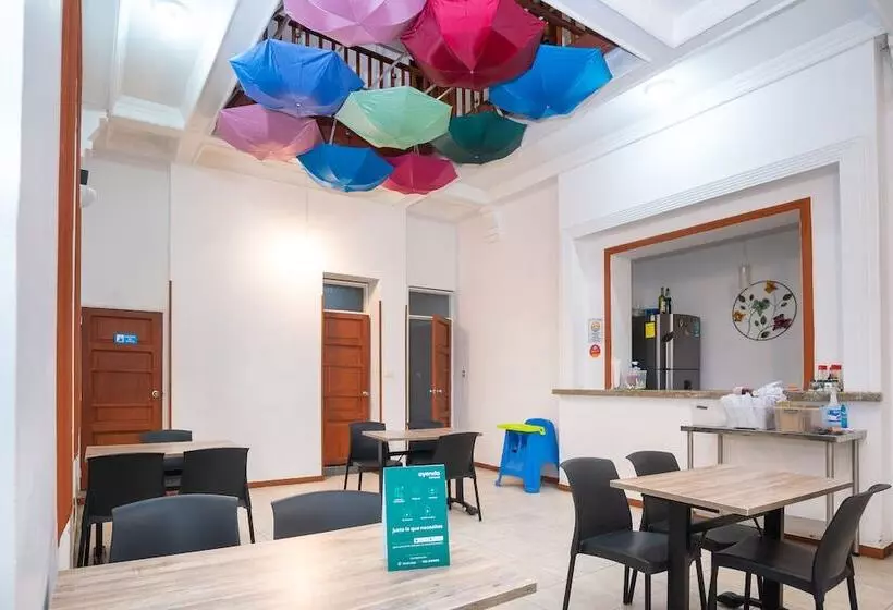 Hotelli Ayenda Acacia