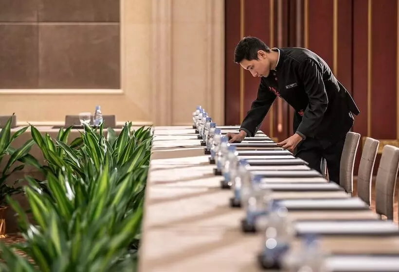 Holiday Inn Hotel And Suites Wuhan New City By Ihg