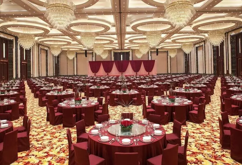 Holiday Inn Hotel And Suites Wuhan New City By Ihg