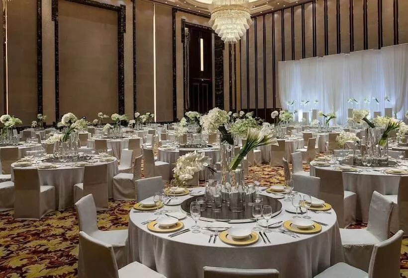 Holiday Inn Hotel And Suites Wuhan New City By Ihg