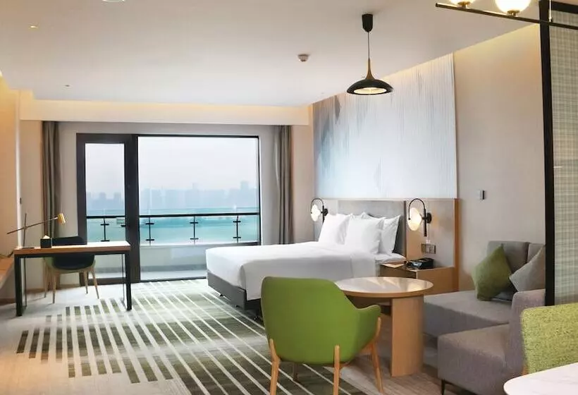Holiday Inn Hotel And Suites Wuhan New City By Ihg