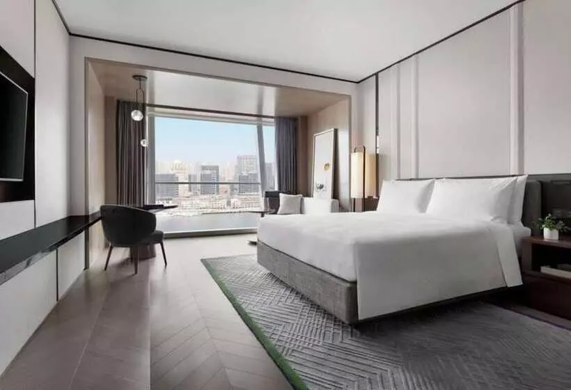 Holiday Inn Hotel And Suites Wuhan New City By Ihg