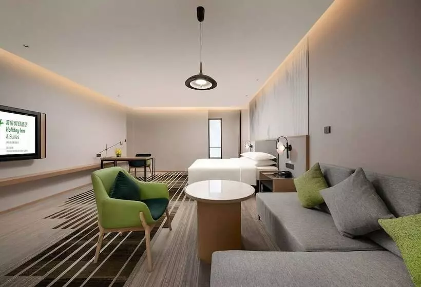 Holiday Inn Hotel And Suites Wuhan New City By Ihg