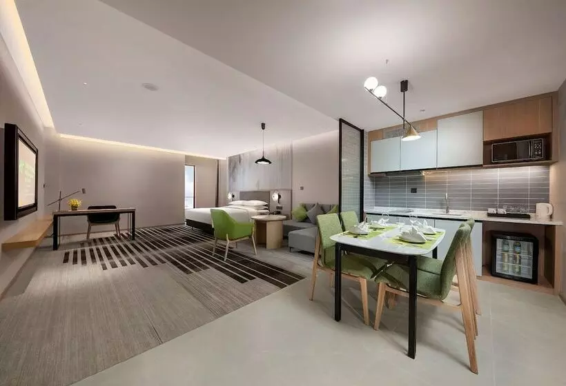 Holiday Inn Hotel And Suites Wuhan New City By Ihg