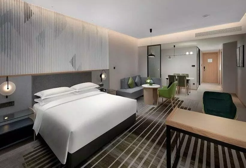 Holiday Inn Hotel And Suites Wuhan New City By Ihg