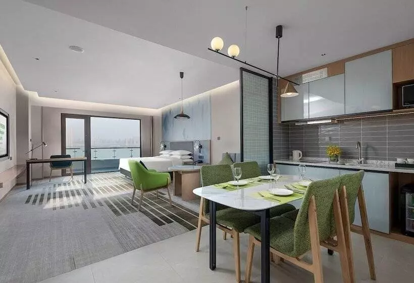 Holiday Inn Hotel And Suites Wuhan New City By Ihg
