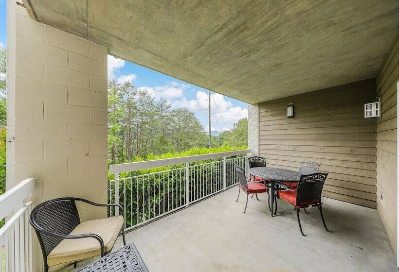 リゾートホテル Whispering Pines Ii