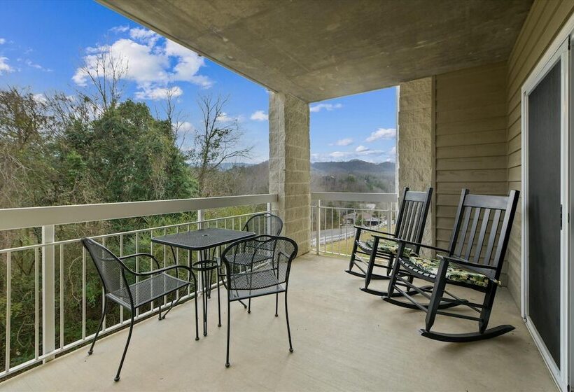 リゾートホテル Whispering Pines Ii