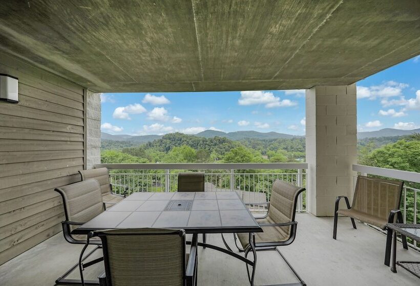 リゾートホテル Whispering Pines Ii