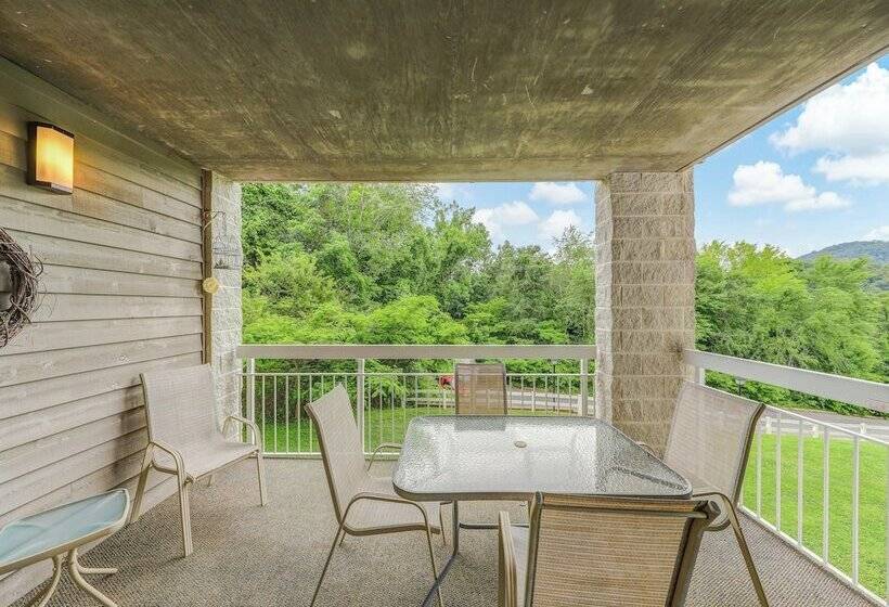 リゾートホテル Whispering Pines Ii