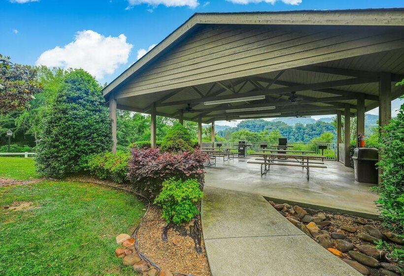 リゾートホテル Whispering Pines Ii