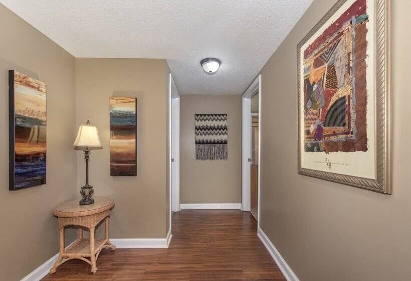 リゾートホテル Whispering Pines Ii