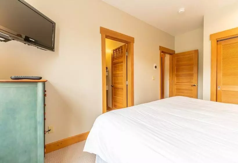 Cabins In The Pines #2 By Summit County Mountain Retreats