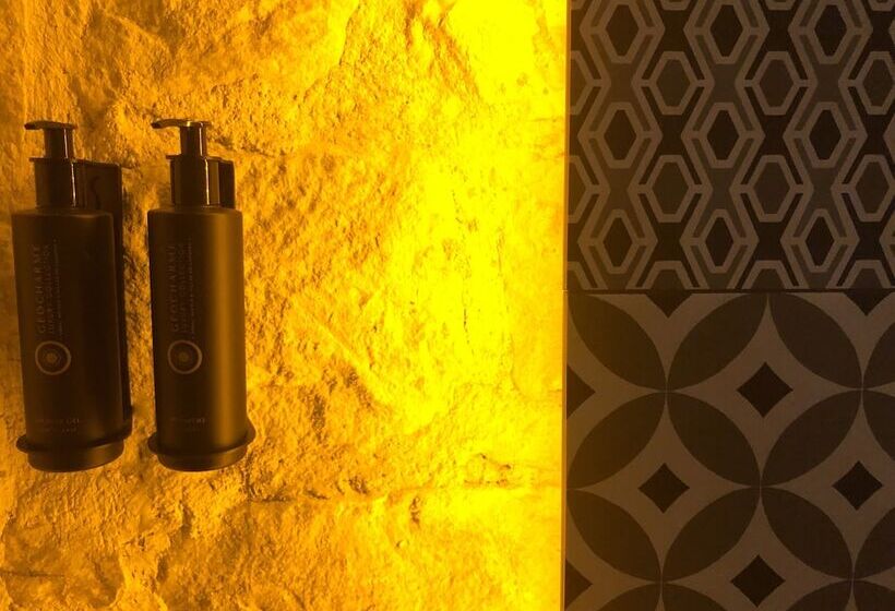 פונדק Pietra D Acqua