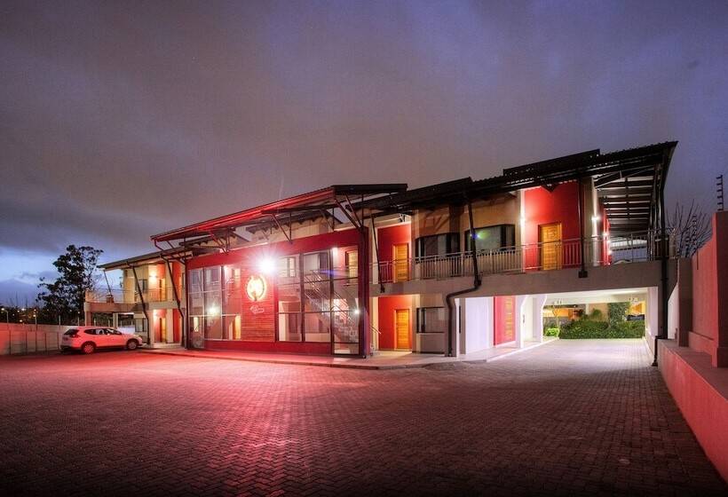 Hotel Savoy And Conference Centre