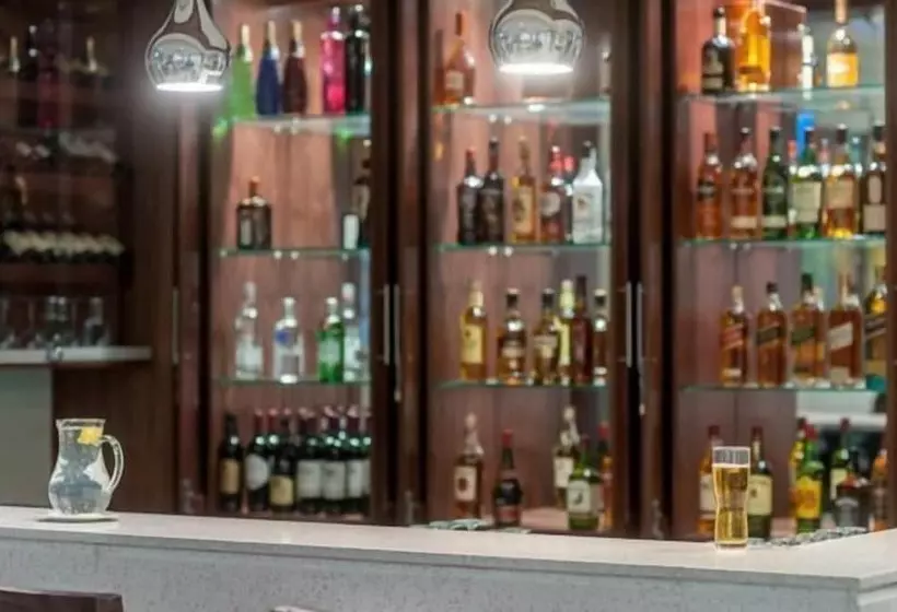 Hotelli Savoy And Conference Centre