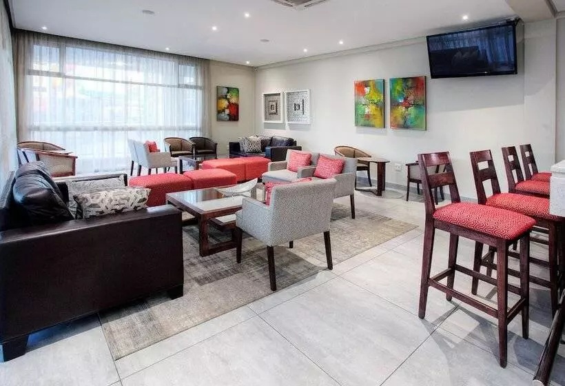 Hotelli Savoy And Conference Centre