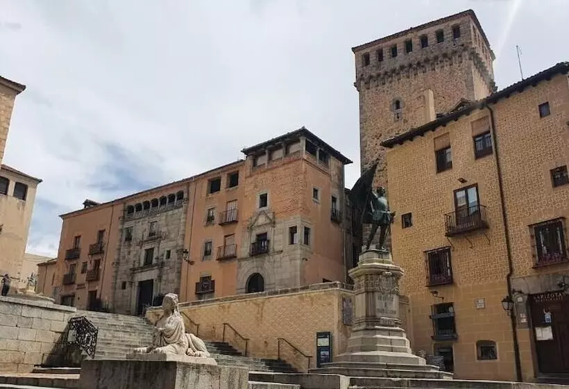 Real Segovia Apartments