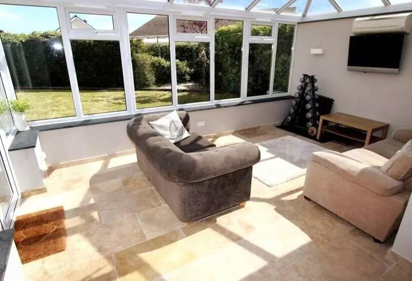 Residenssi Spacious Family Holiday Property In Paignton