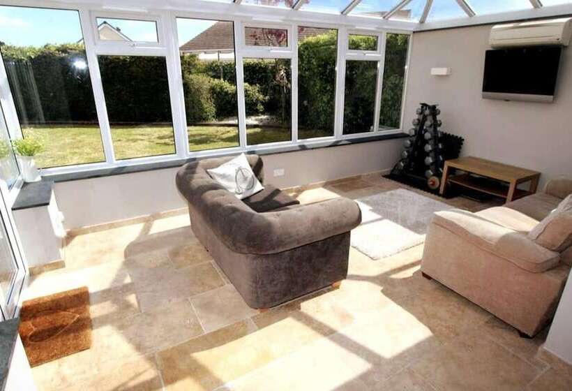 Residenza Spacious Family Holiday Property In Paignton