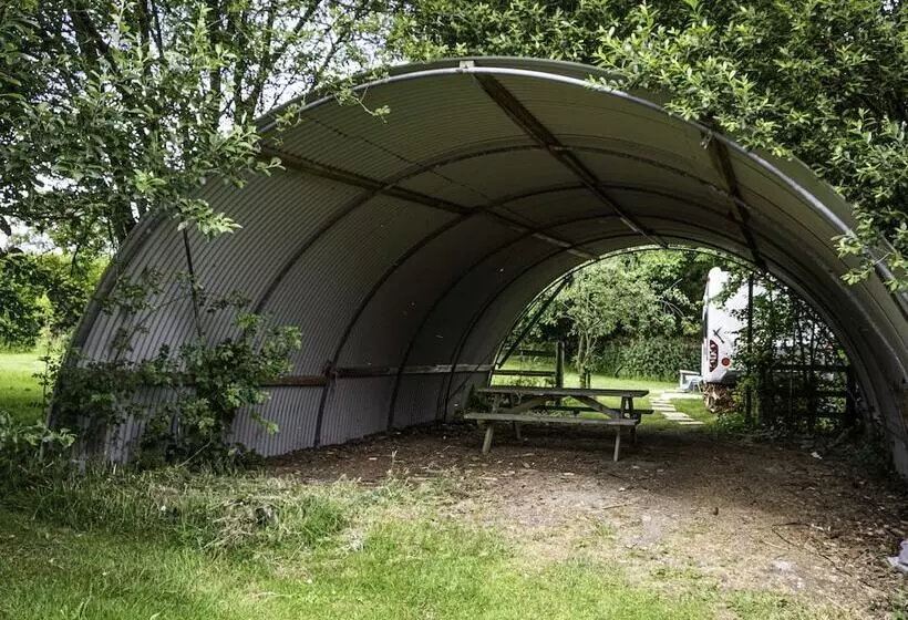 Hotelli 2 Double Bed Caravan   Secure Parking And Wifi