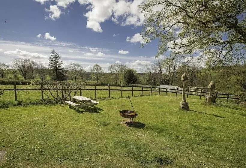 Hotelli 2 Double Bed Caravan   Secure Parking And Wifi