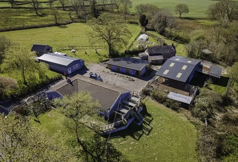 Hotelli 2 Double Bed Caravan   Secure Parking And Wifi