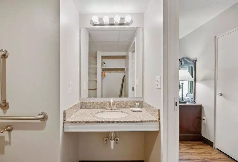 Hotelli Top Floor Handicap Accessible Bay View