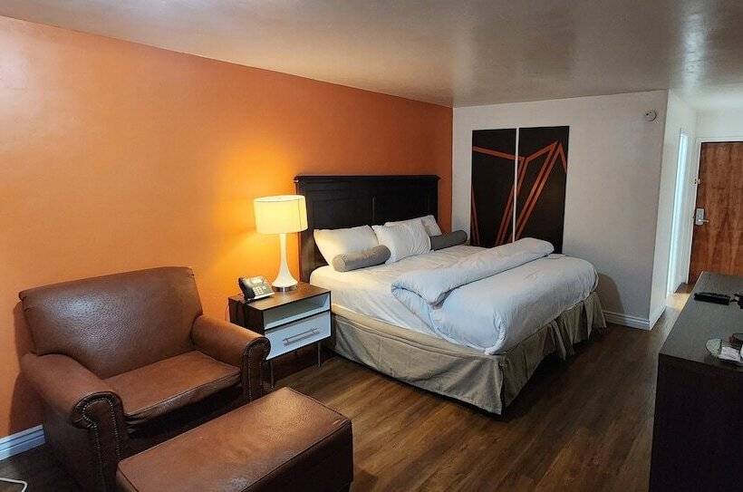 B&j Hotel And Apartments