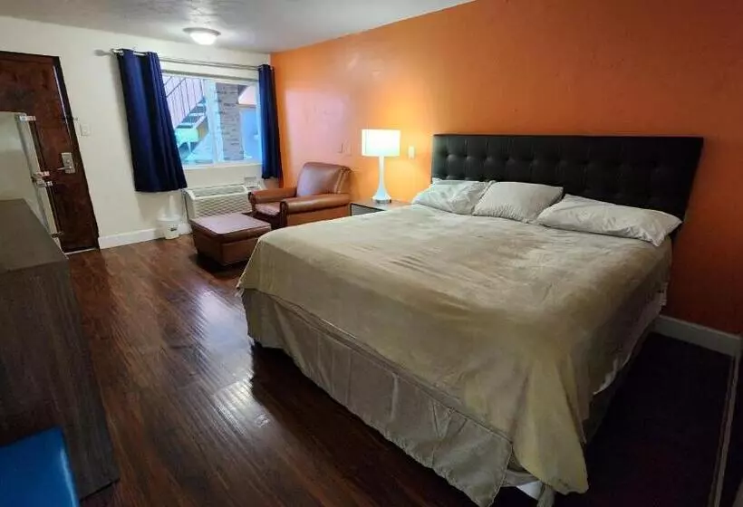 B&j Hotel And Apartments