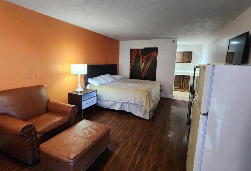 B&j Hotel And Apartments