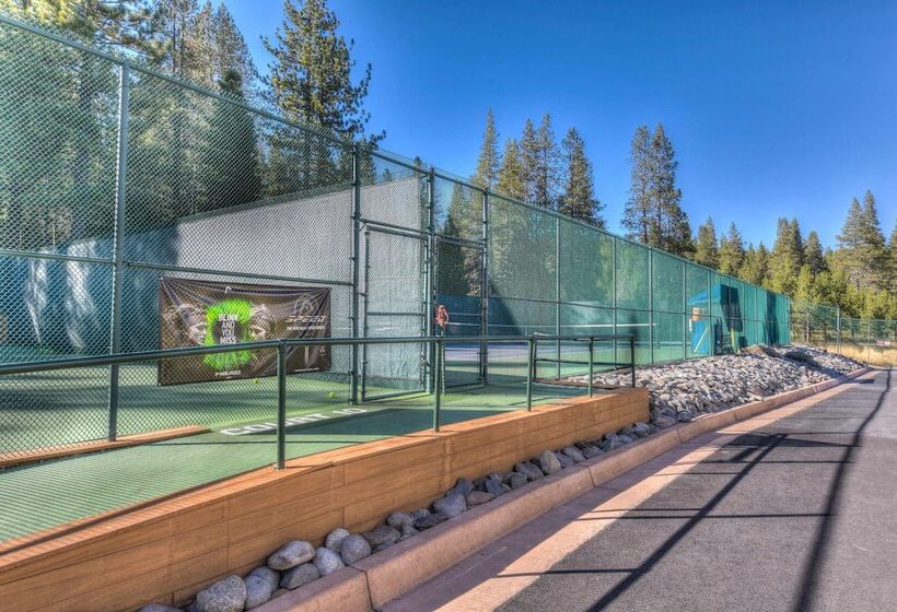 Hilltop Hideaway W/ Game Room & Forest Views!