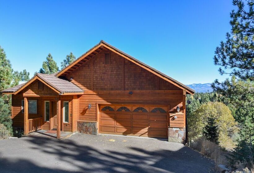 Hilltop Hideaway W/ Game Room & Forest Views!