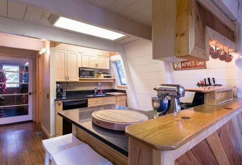 Northwoods Blvd 2   Zephyr