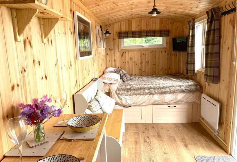Remarkable Shepherds Hut In A Beautiful Location