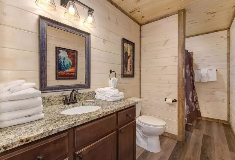 Twisted Pines By Smoky Cove Resort
