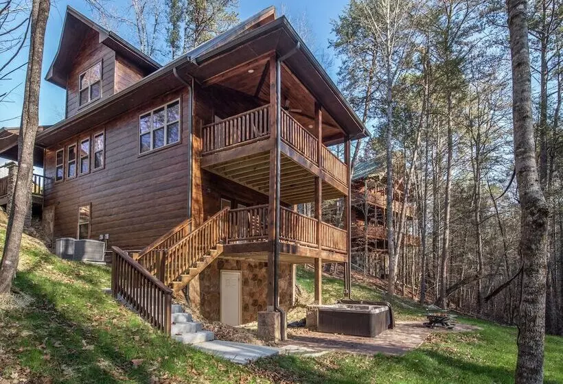 Twisted Pines By Smoky Cove Resort