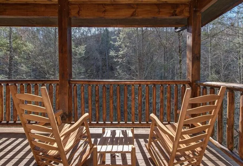 Twisted Pines By Smoky Cove Resort