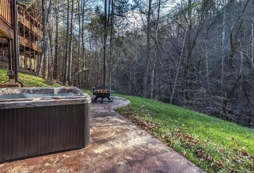 Twisted Pines By Smoky Cove Resort