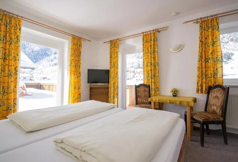 Aamiaismajoitus (B&B) Pension Nina & Gasthof Alpenrose