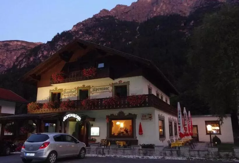 Aamiaismajoitus (B&B) Pension Nina & Gasthof Alpenrose