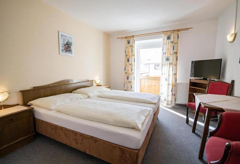 ベッドアンドブレックファースト Pension Nina & Gasthof Alpenrose