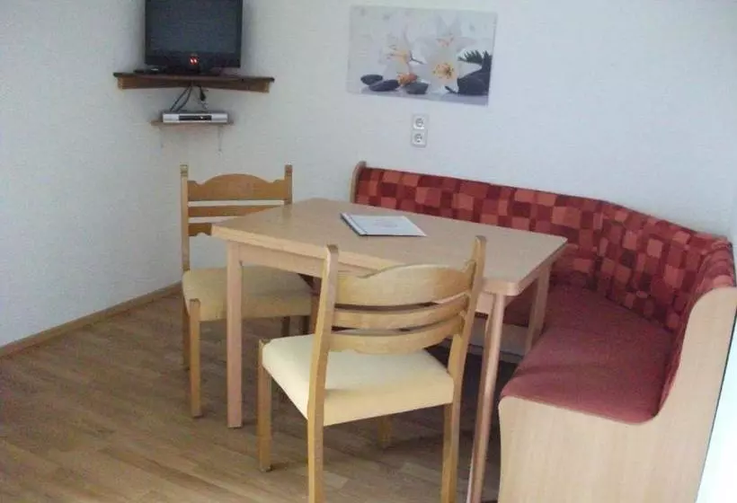 Hotelli Haus Alpenrose