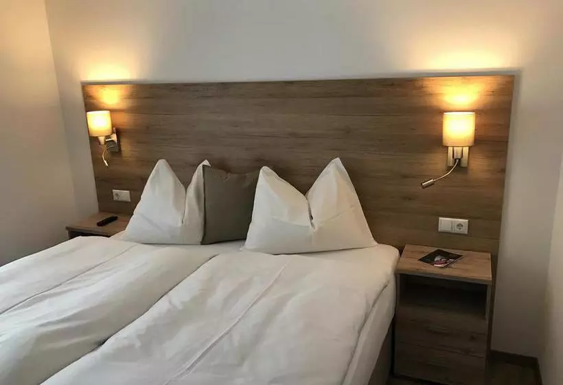 ホテル Kronenhirsch