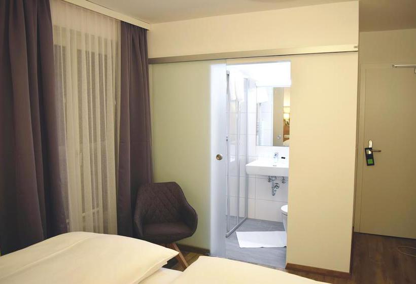 בית מלון כפרי Kronenhirsch