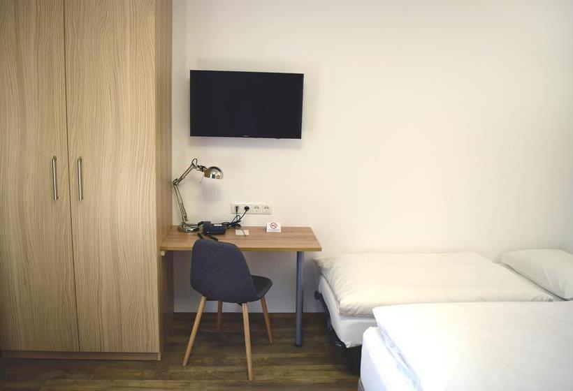 בית מלון כפרי Kronenhirsch