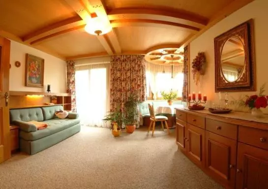 Landhaus & Appartementhaus Haussteiner